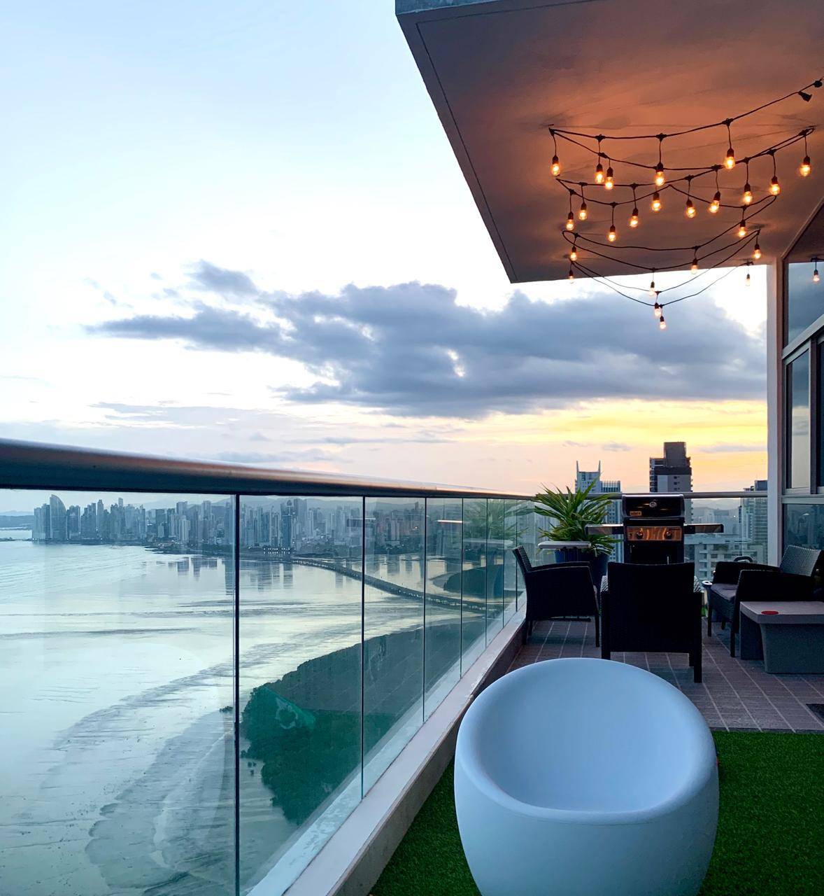 Luxury Oceanfront Residence at PH Ten Tower