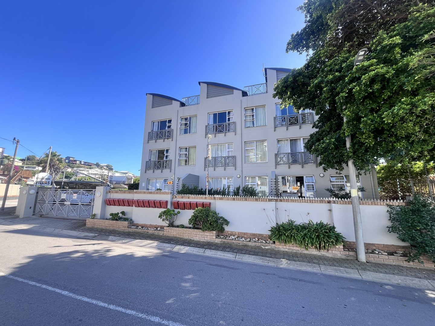 Three Bedroom Apartment for Sale in Mossel Bay