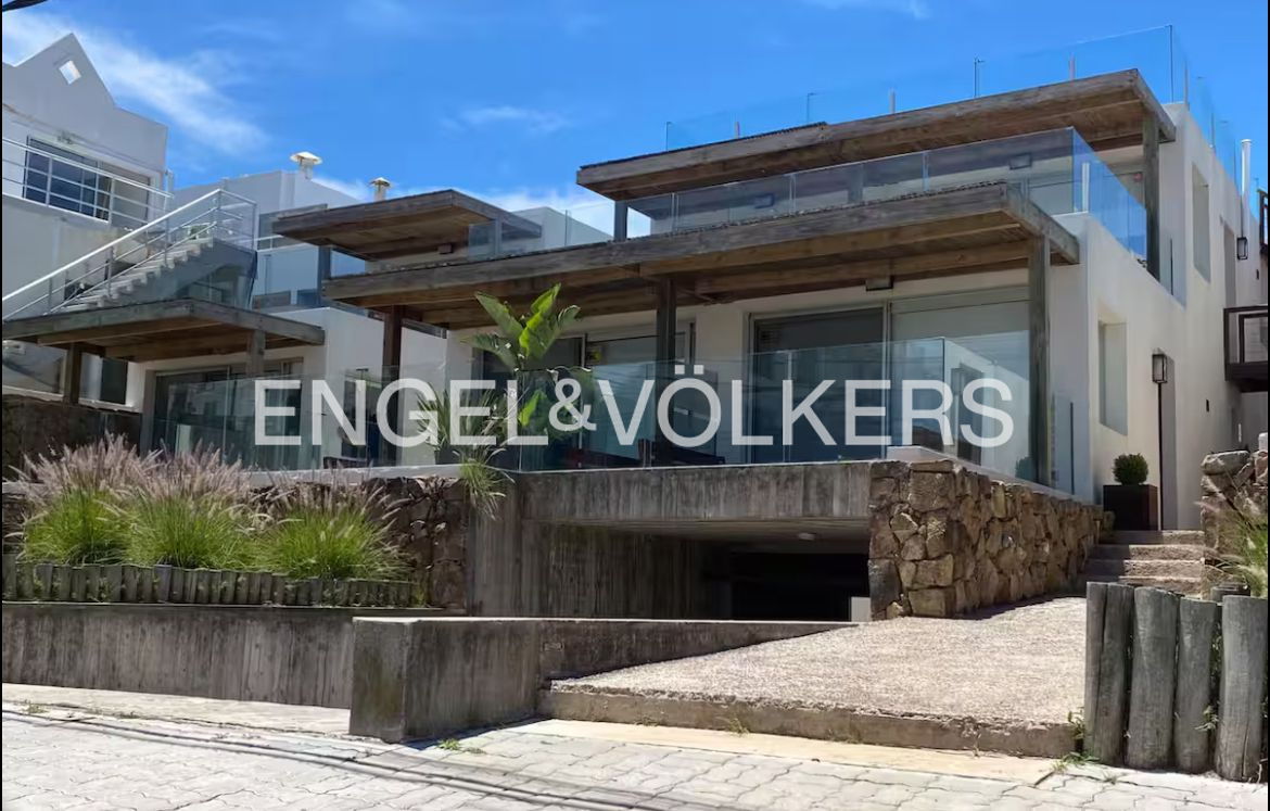 3-Bedroom Apartment in La Barra