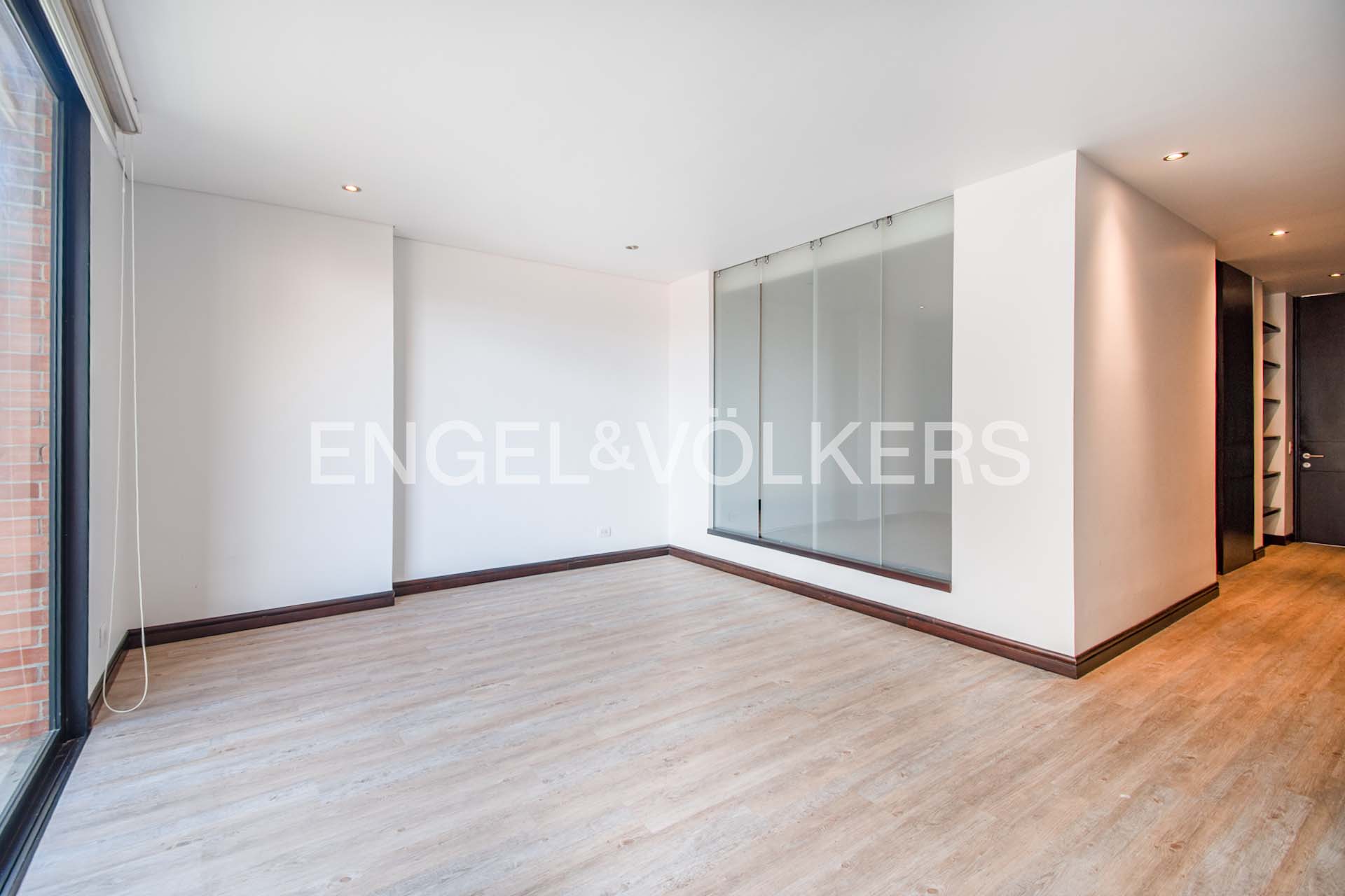 Moderno apartamento tipo loft con balcón para venta en Chicó Norte