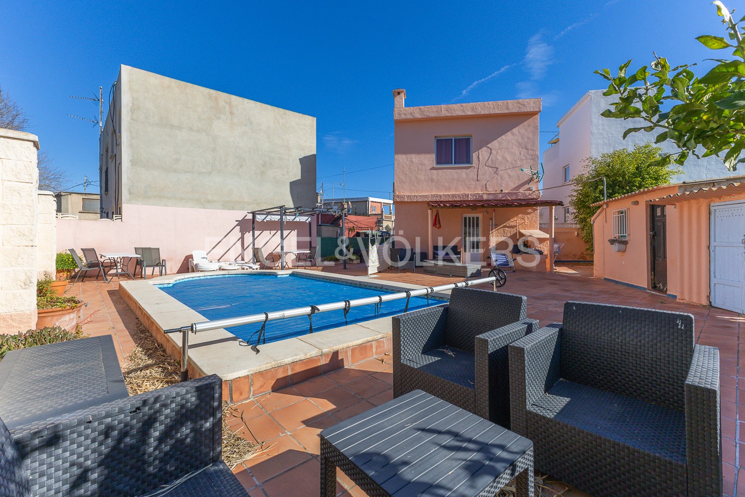 Property in Marenys for investment