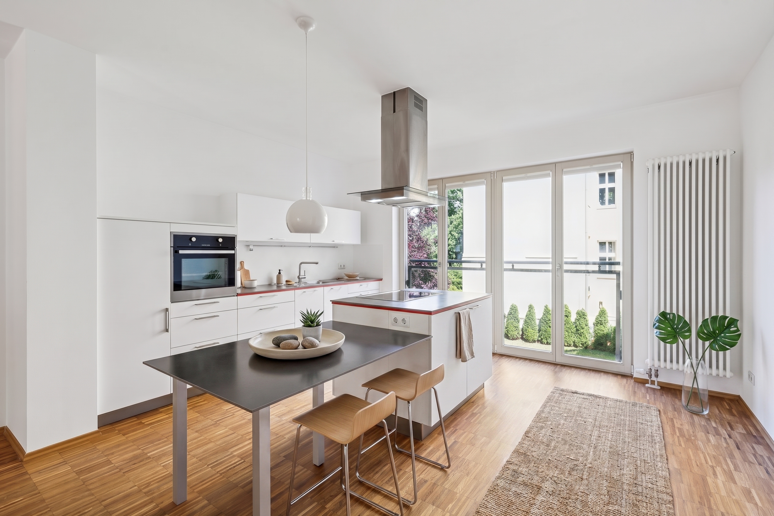 Wohnen am Stadtpark Lichtenberg: 3-Zimmer-Eigentumswohnung mit Balkon [AI-modified]