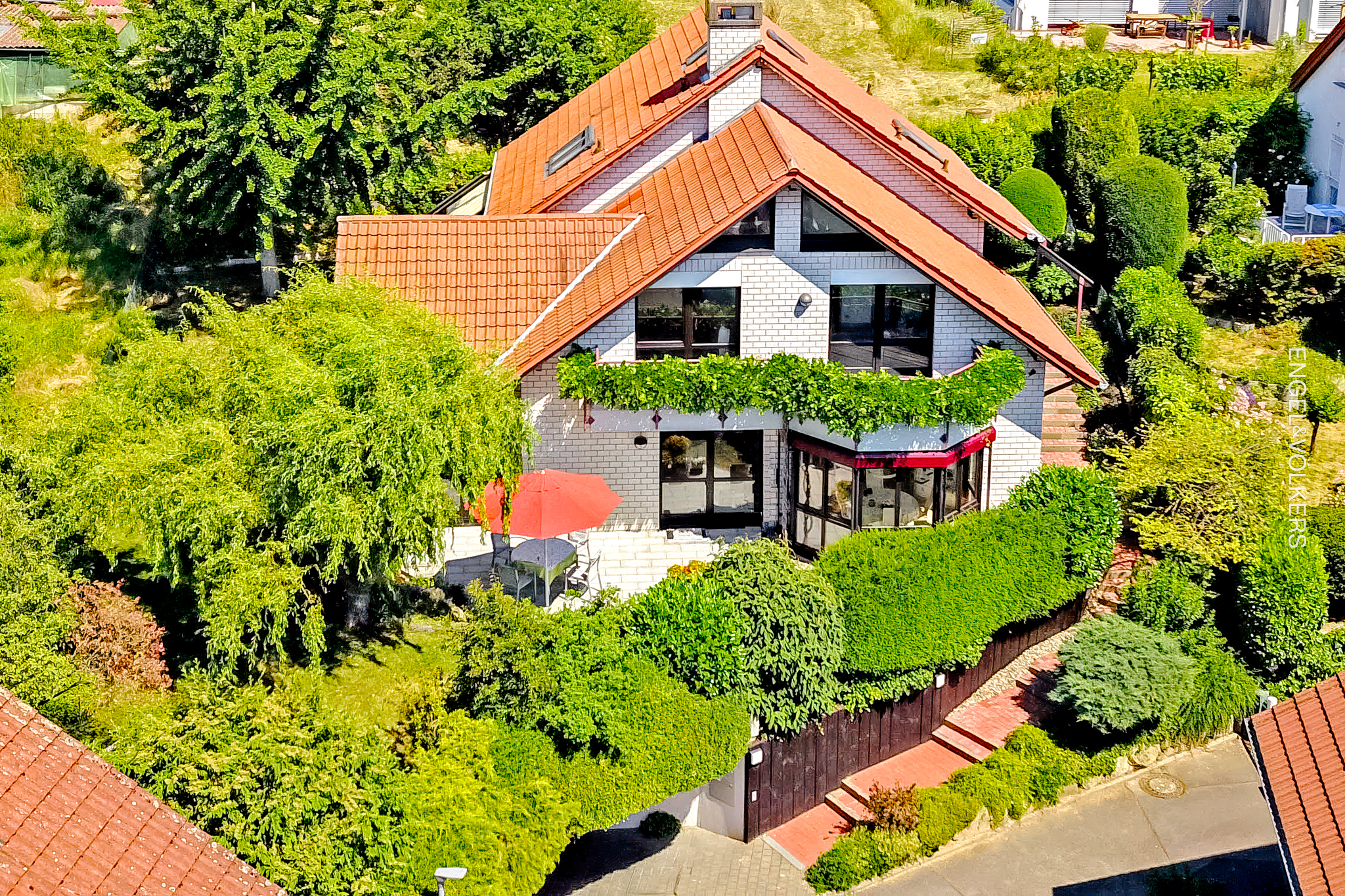 Freistehendes Architektenhaus mit offenem Raumkonzept