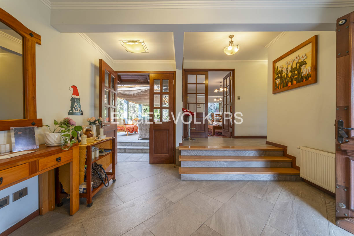 Hermosa Casa Familiar en Gran Terreno