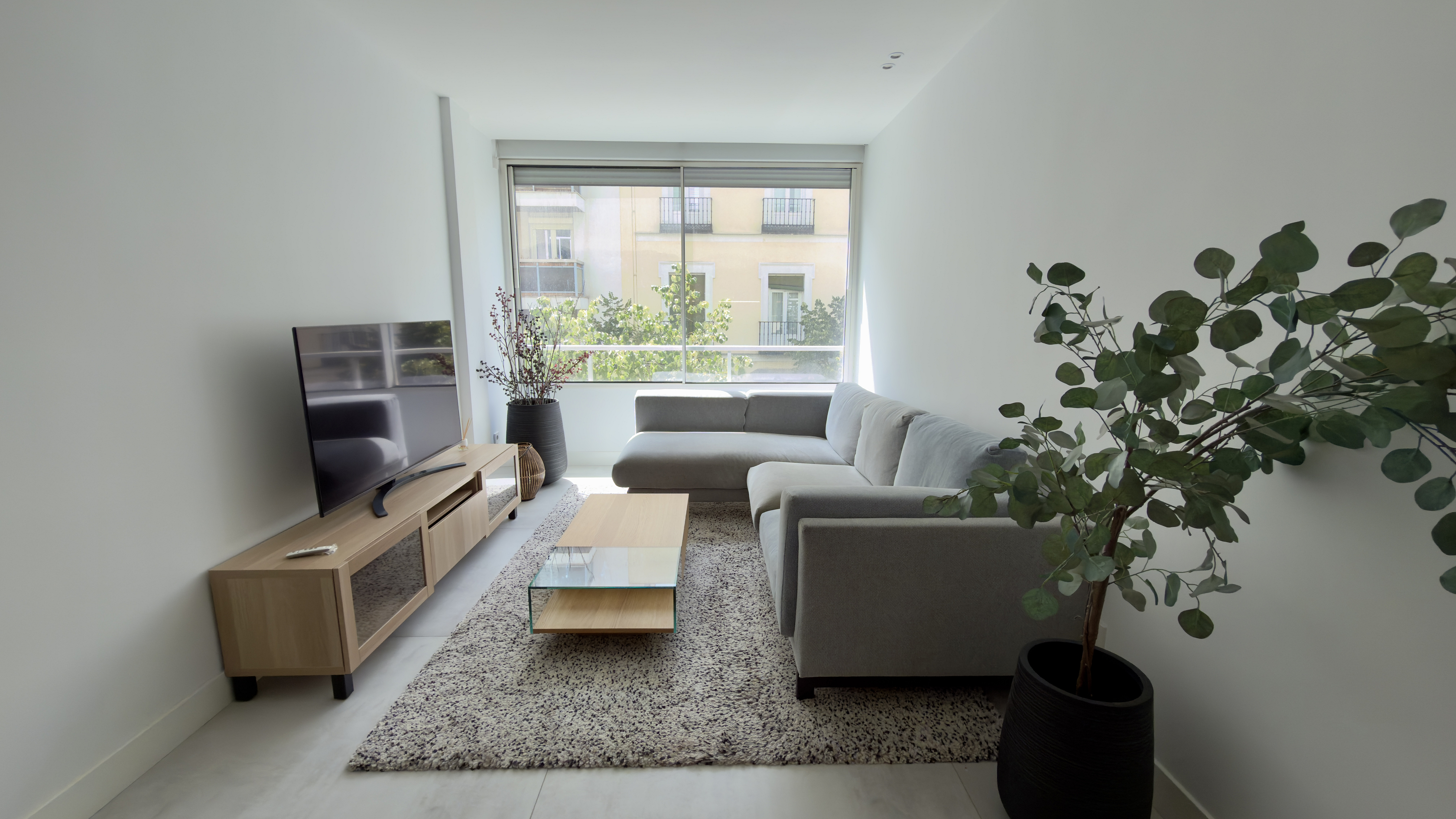 Bright renovated home with garage in Recoletos.