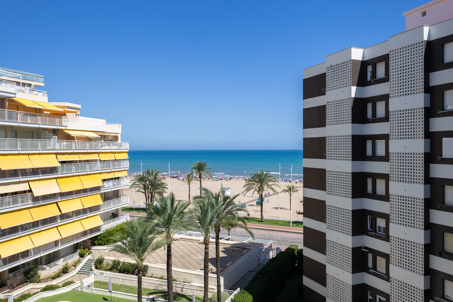 Elegance, spaciousness, and sea views in Gandia Beach