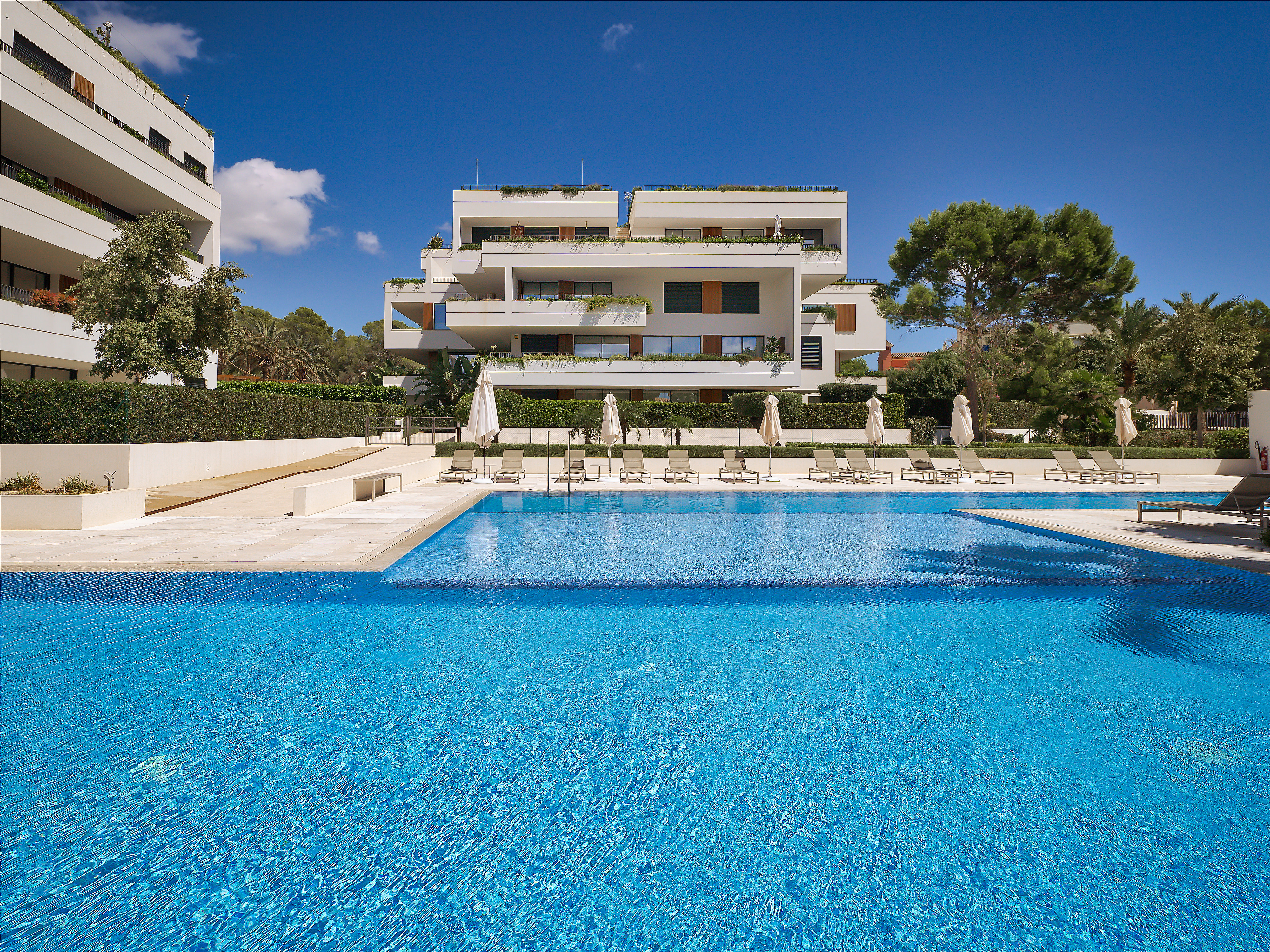 Modern apartment in sought-after community in Nova Santa Ponsa