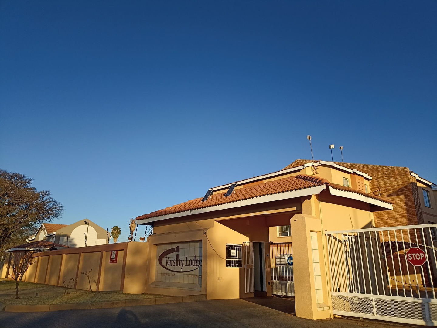 Cozy 2-Bedroom Student Accommodation with Pool Access