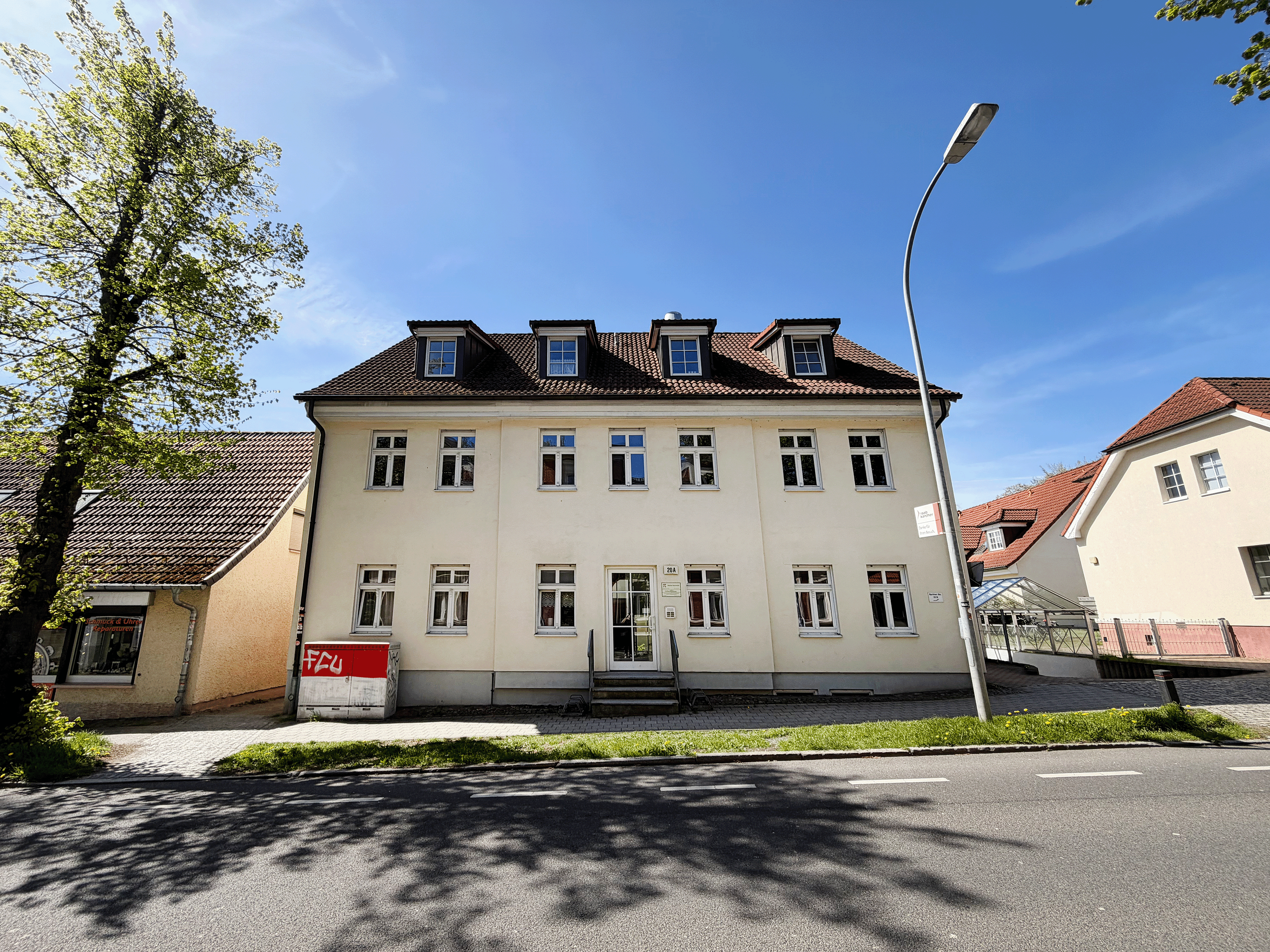 Lichtdurchflutete 3-Zimmer-Wohnung                   mit Balkon und Souterrainbereich                   in Königs Wusterhausen