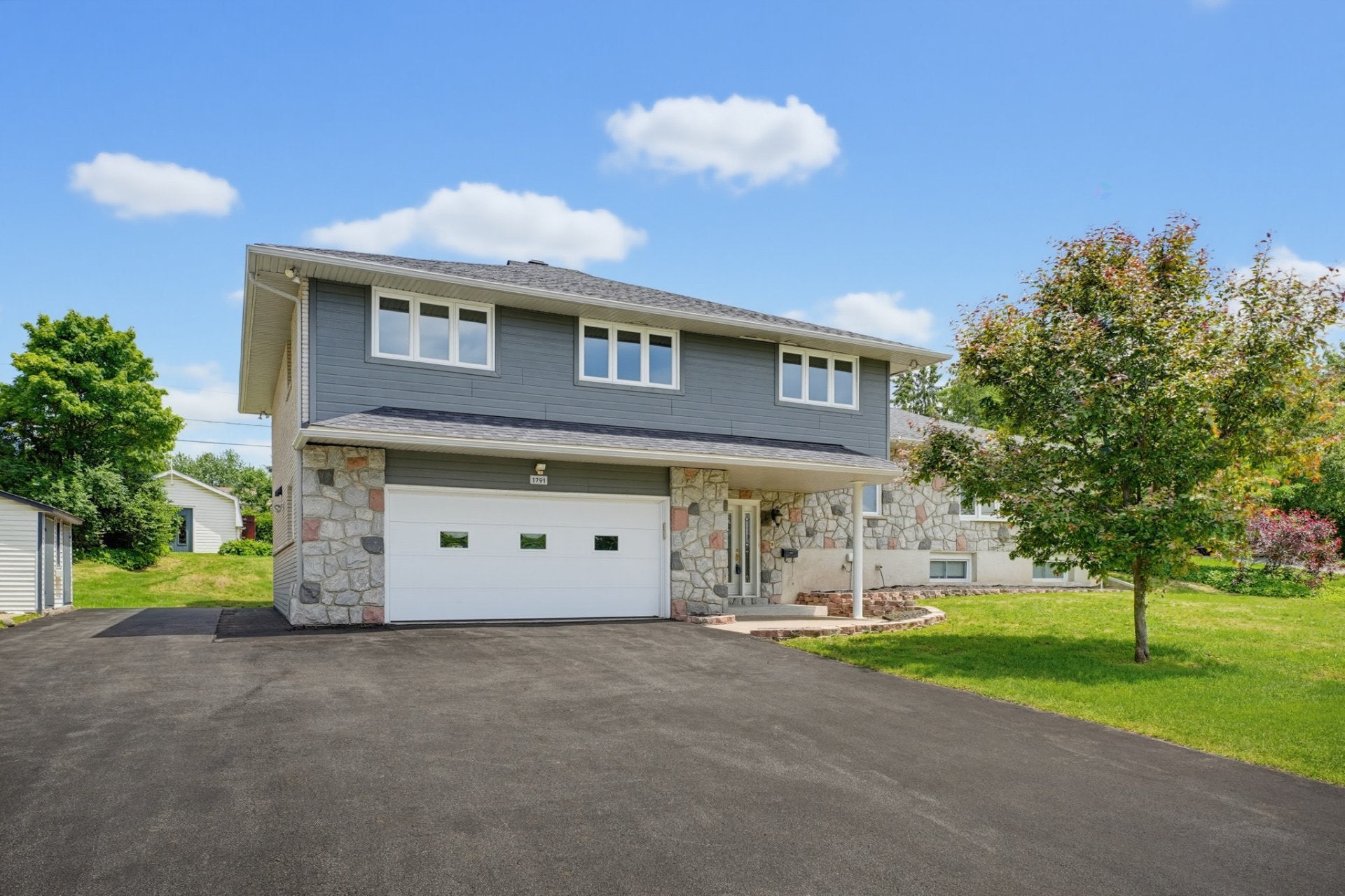 Prestigious Multi-Use Property with Panoramic River Views