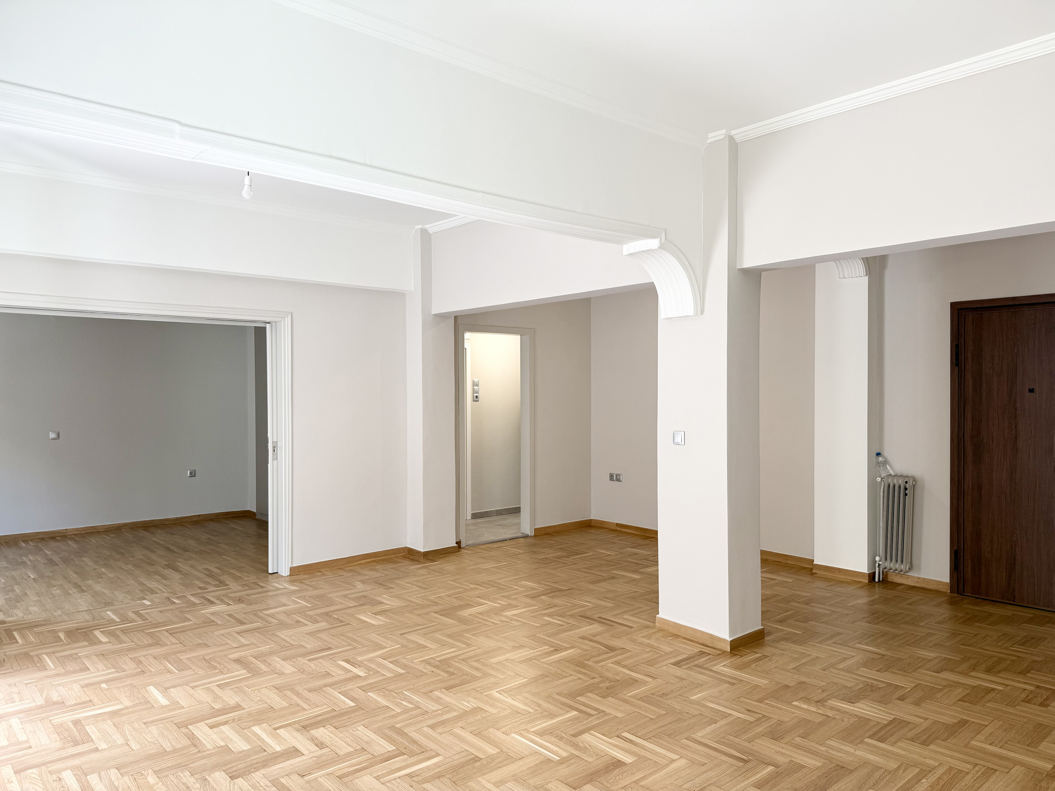 Bright and renovated apartment in Pangrati