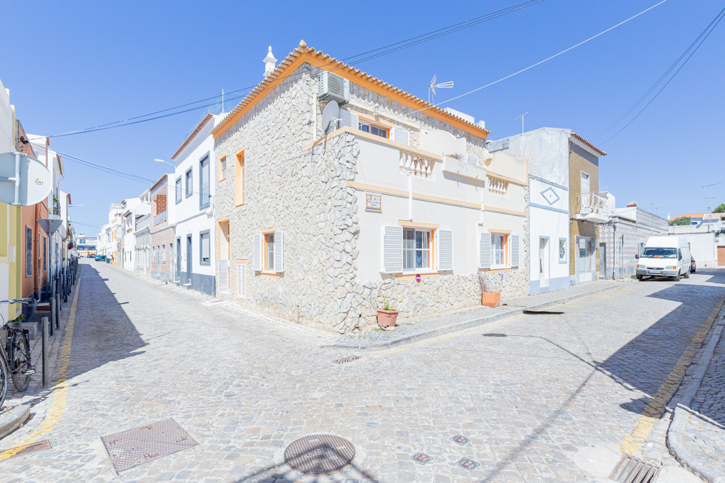 Luzia House