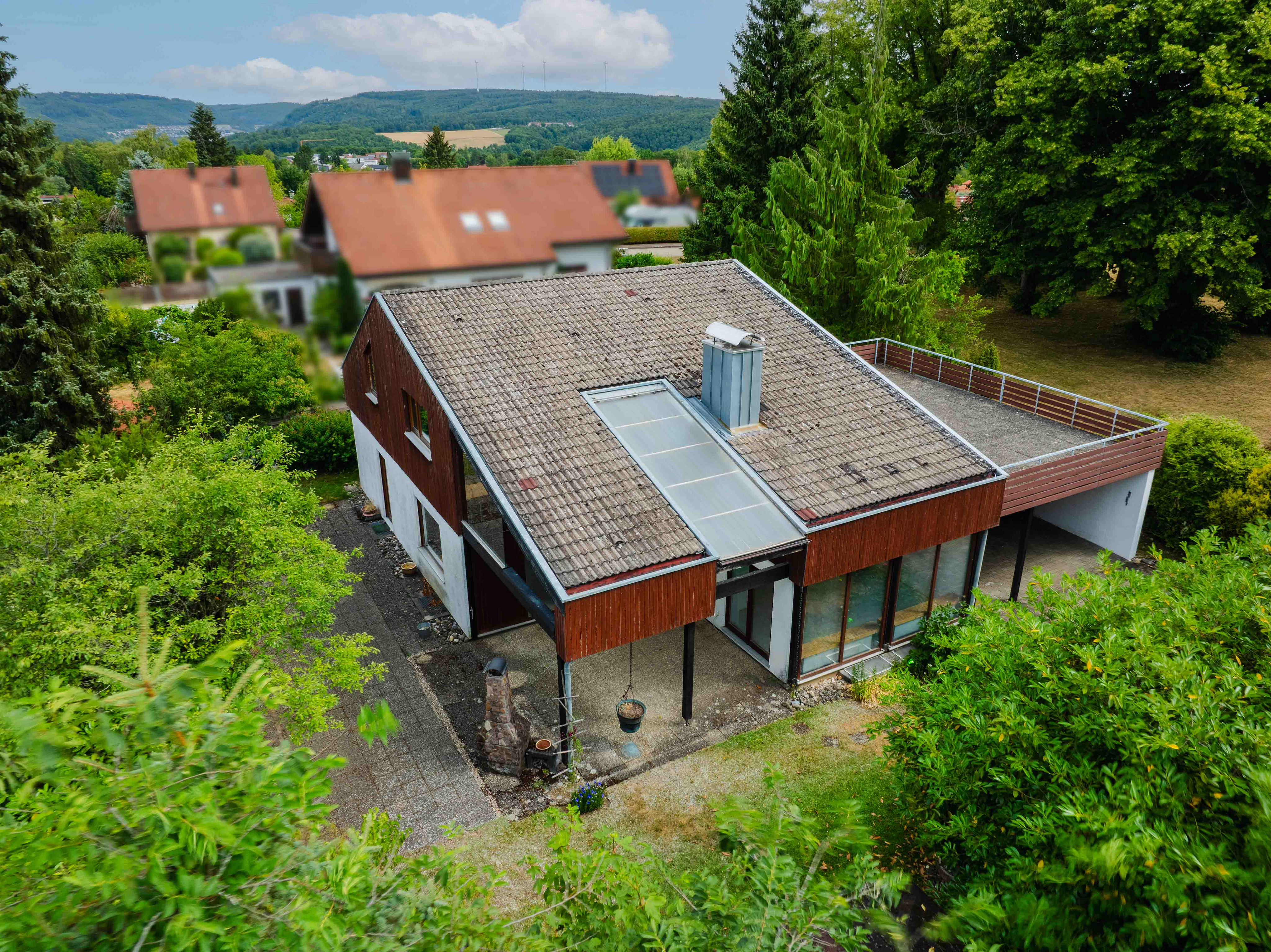 Architektur mit Charakter – Freistehendes Einfamilienhaus mit großem Grundstück und viel Privatsphäre