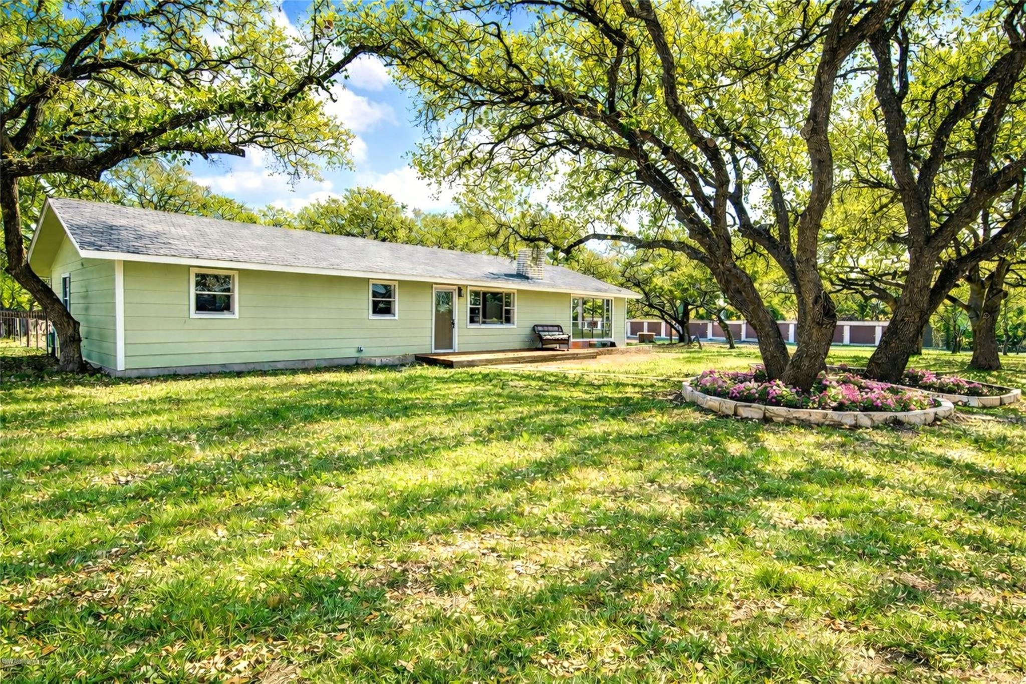 Charming Hill Country Home Near Downtown Johnson City