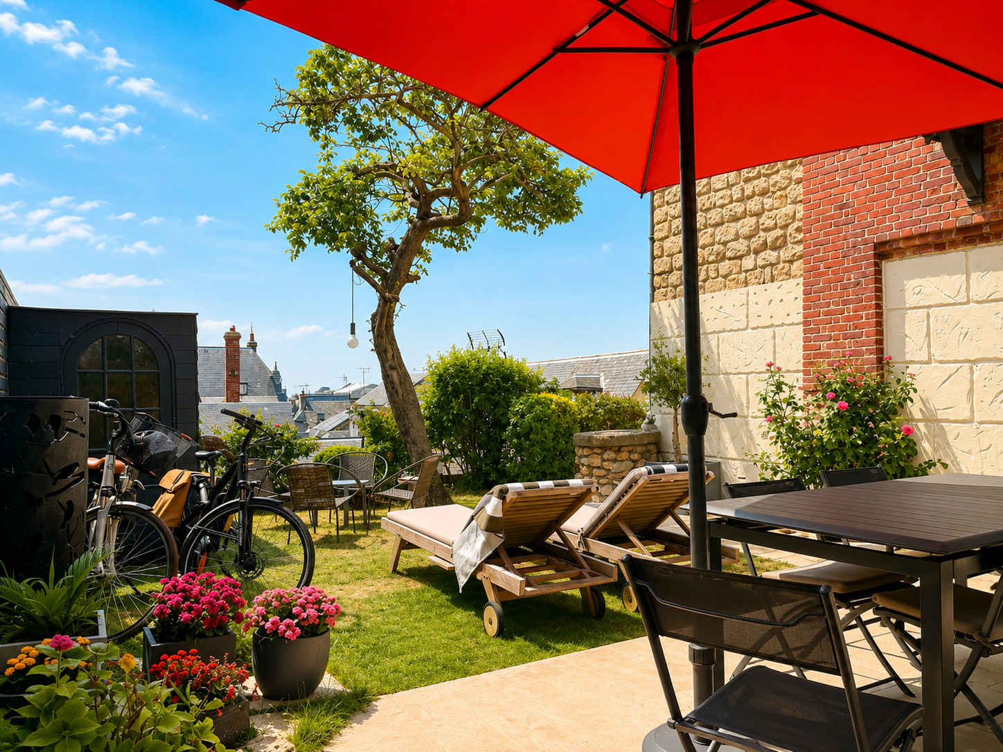 Trouville-sur-Mer – Character apartment with private garden-terrace