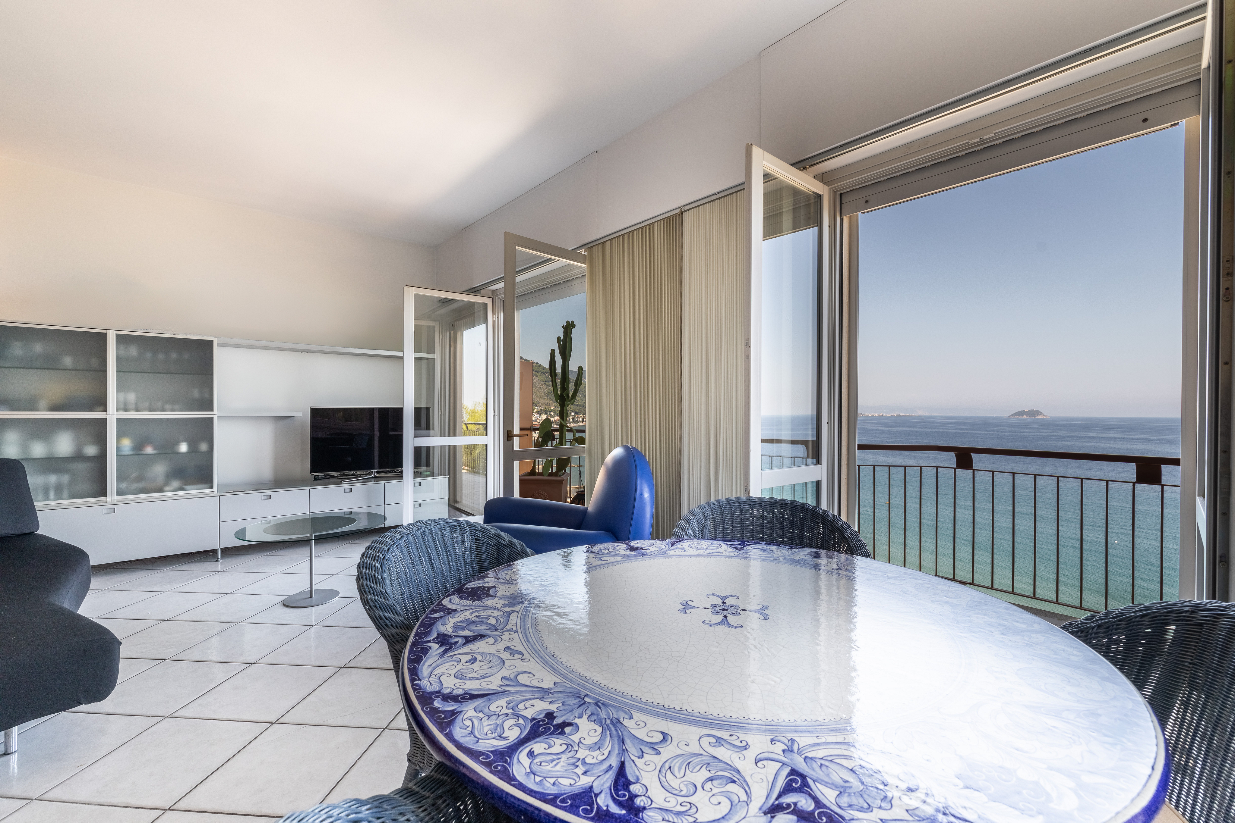 Panoramic apartment with exclusive rooftop terrace