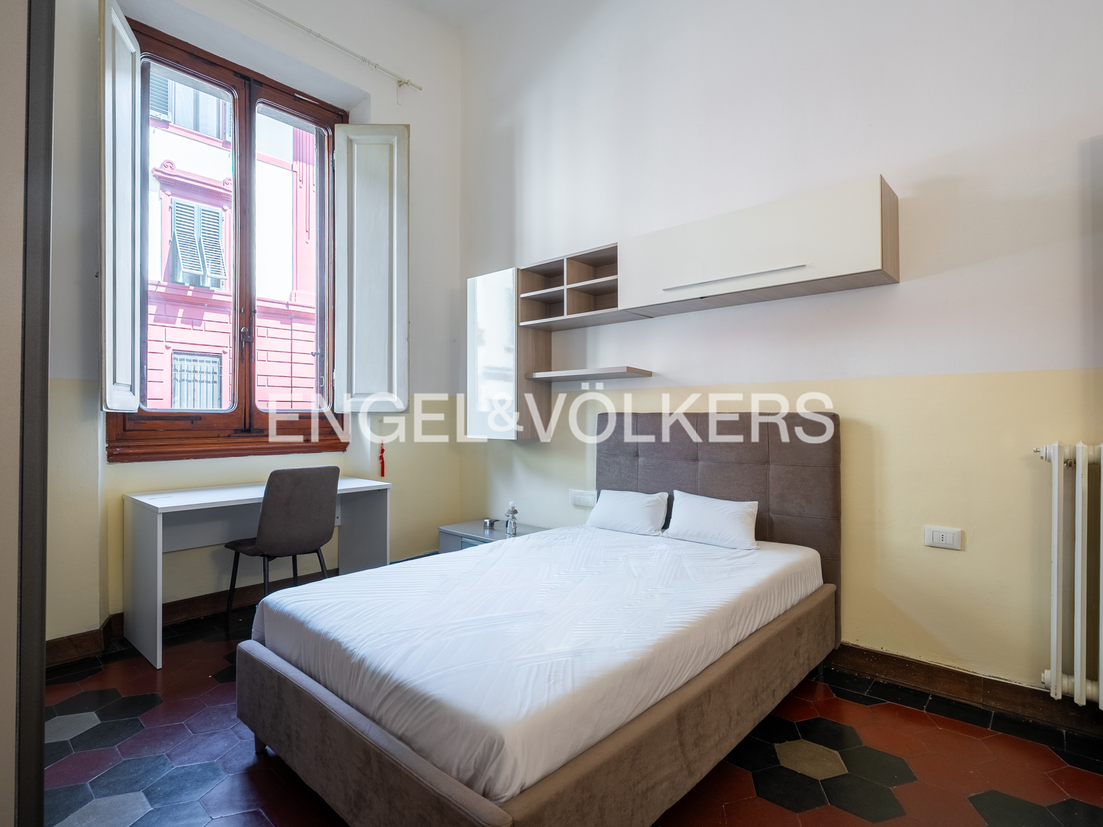 Two-bedroom apartment in Porta Romana
