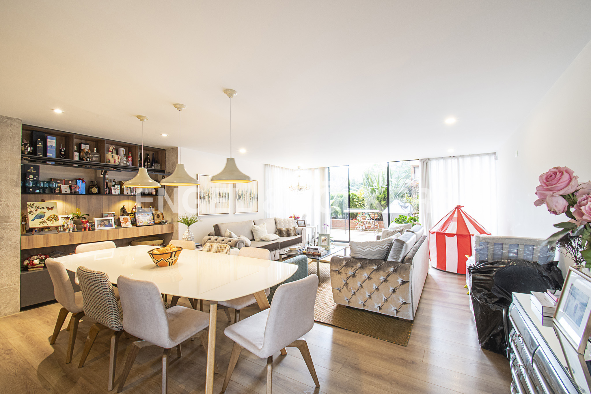 Apartamento con terraza para arriendo Santa Ana Occidental