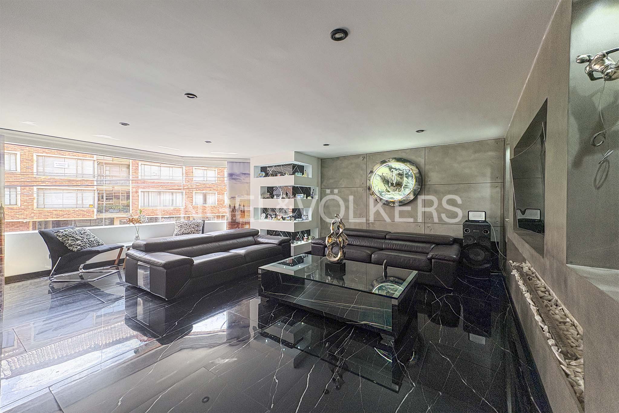 Moderno apartamento con terraza para venta en Santa Bibiana