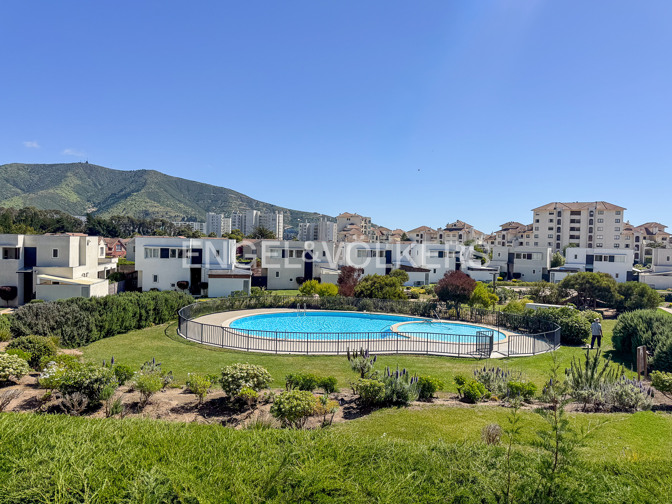 Departamento 2D 2B con 2 estacionamientos en Papudo · 62 m2 y orientación poniente