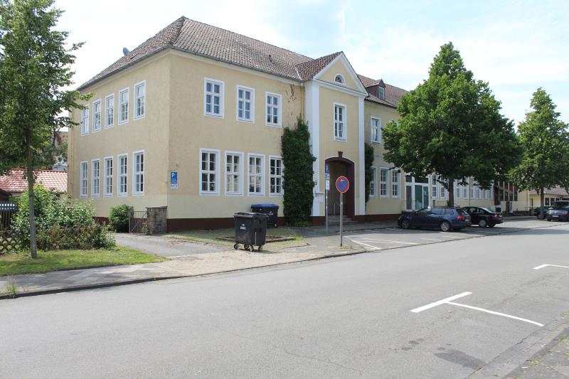 VIELSEITIG NUTZBARE GEWERBEFLÄCHE IN ZENTRALER LAGE