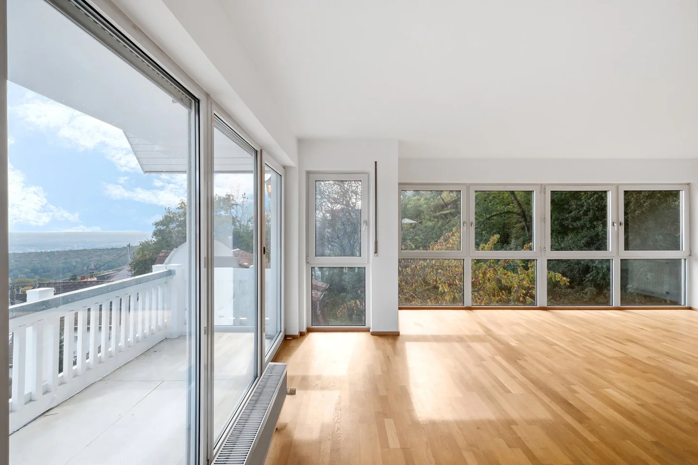 Exklusive 3-Zimmer-Wohnung mit drei Balkonen und Skyline-Blick in Königstein-Falkenstein - Photo 1
