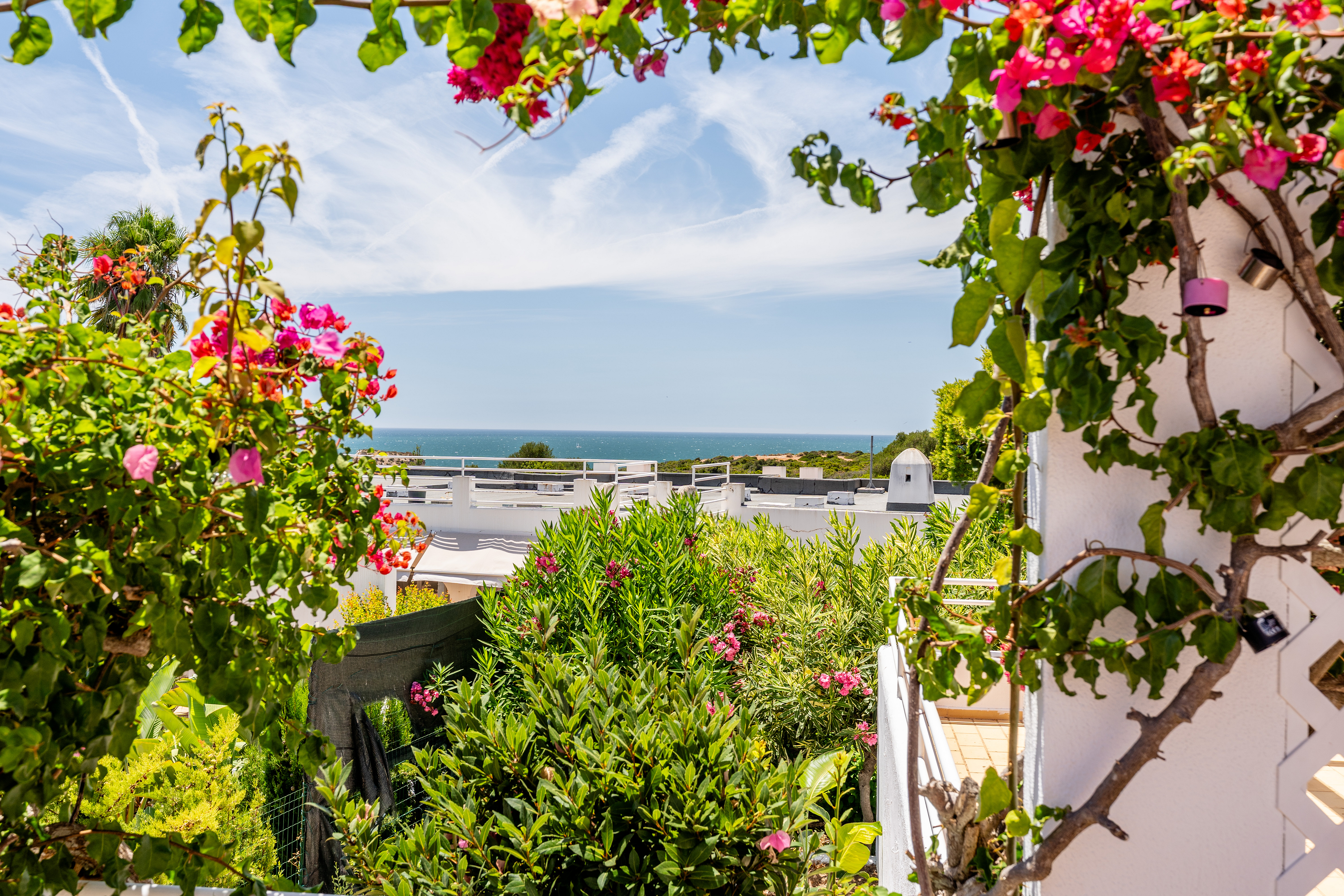 Charming, elegant and cozy TownHouse at Vila Gaivota, with sea views