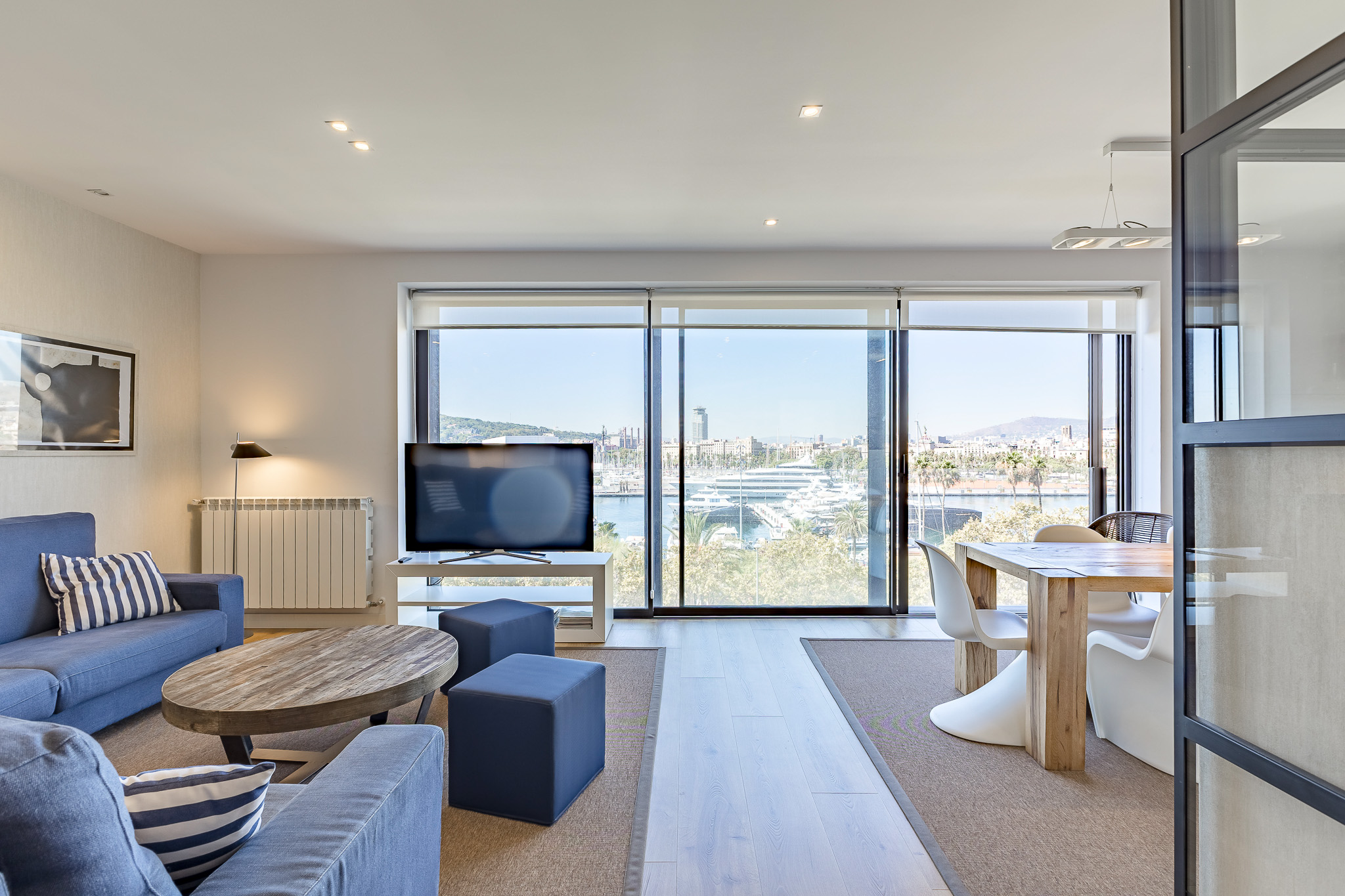 Exclusive renovated home with panoramic views of Port Vell