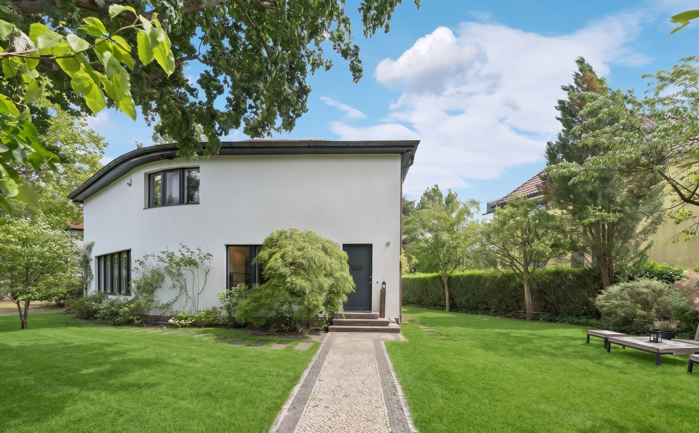 20er-Jahre-Bauhausstil: Familienvilla in feinster Dahlemer Lage