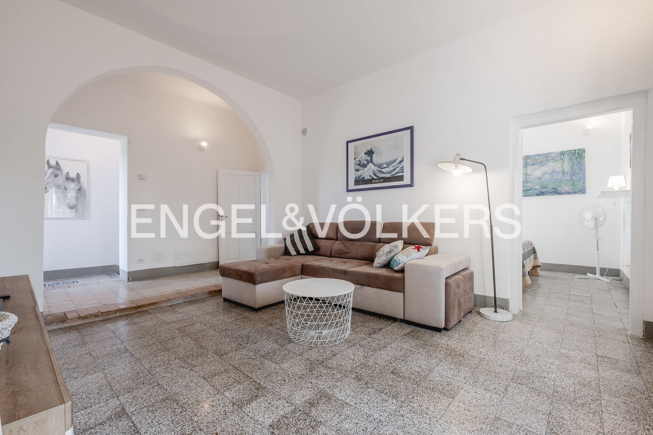 Renovated apartment with panoramic terraces in the new area of Sorano