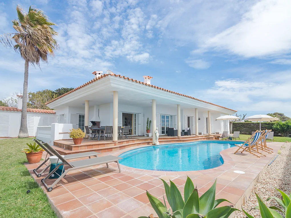 Monthly rent - Sea view villa only 500 m from the beach in Binibeca, Menorca