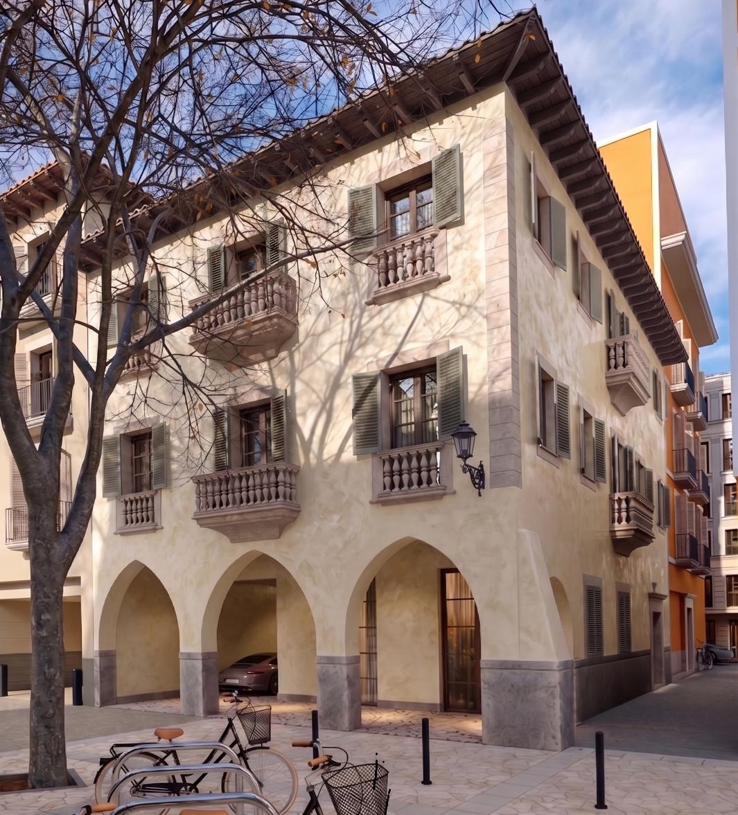Excellent opportunity for an extraordinary listed historic mansion with a renovation permit