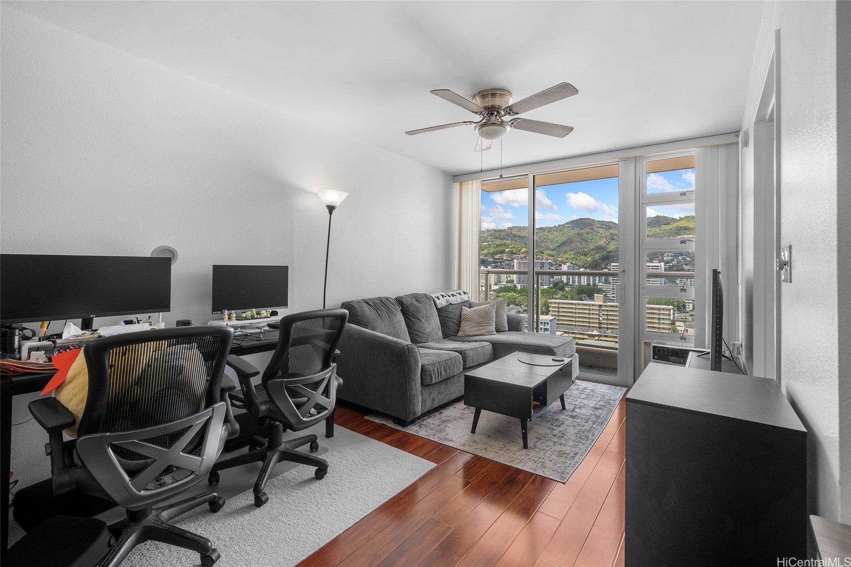 Well Maintained, Top Floor Unit in a Central Location!