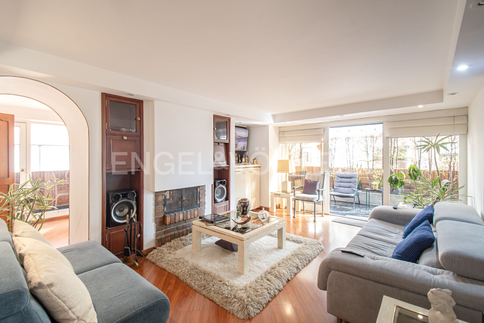 Apartamento con terraza para venta en Cedritos