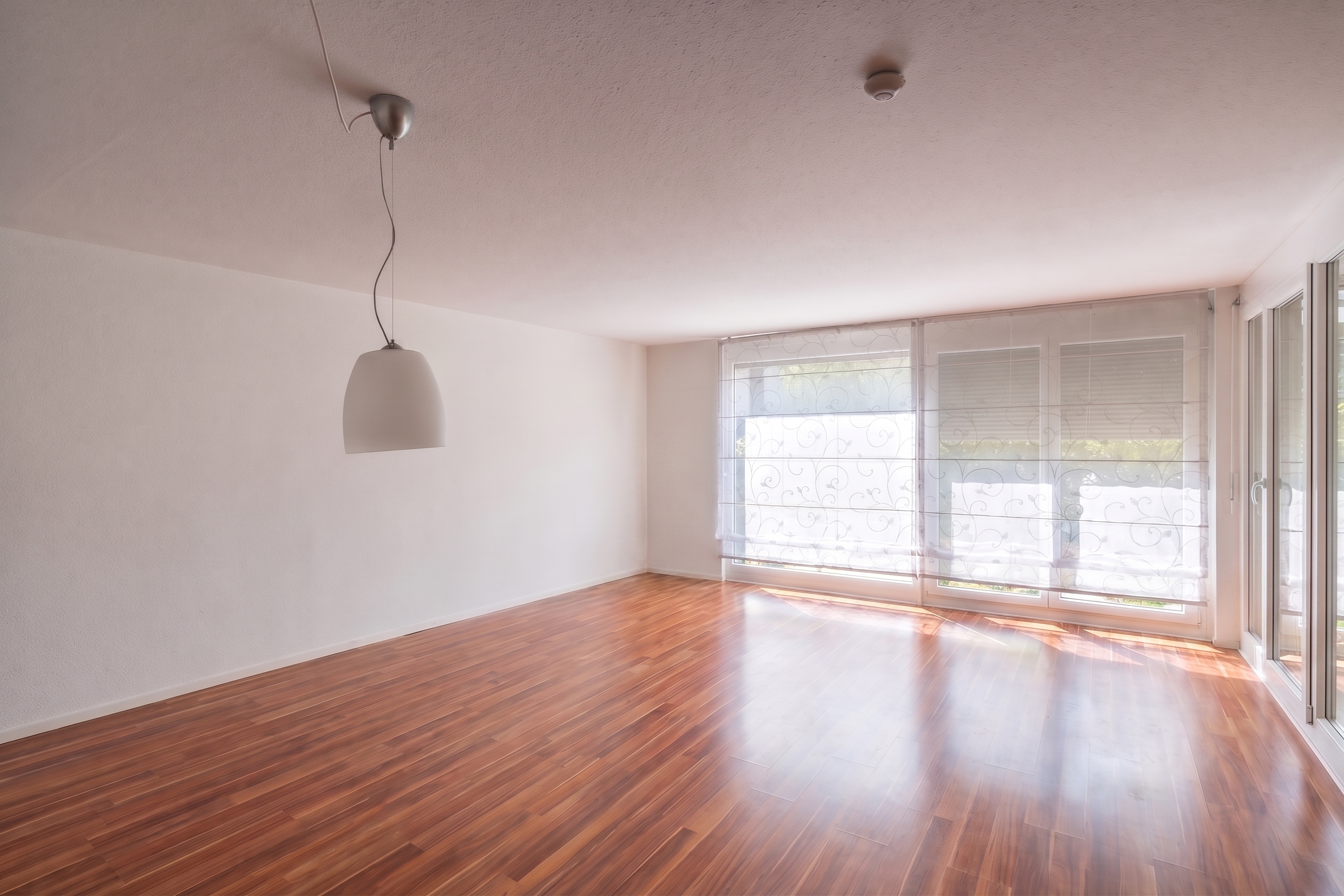 Wohnen mit Ruhe und Freiraum – stilvolle 3-Zimmer-Erdgeschosswohnung mit zwei Terrassen [AI-modified]