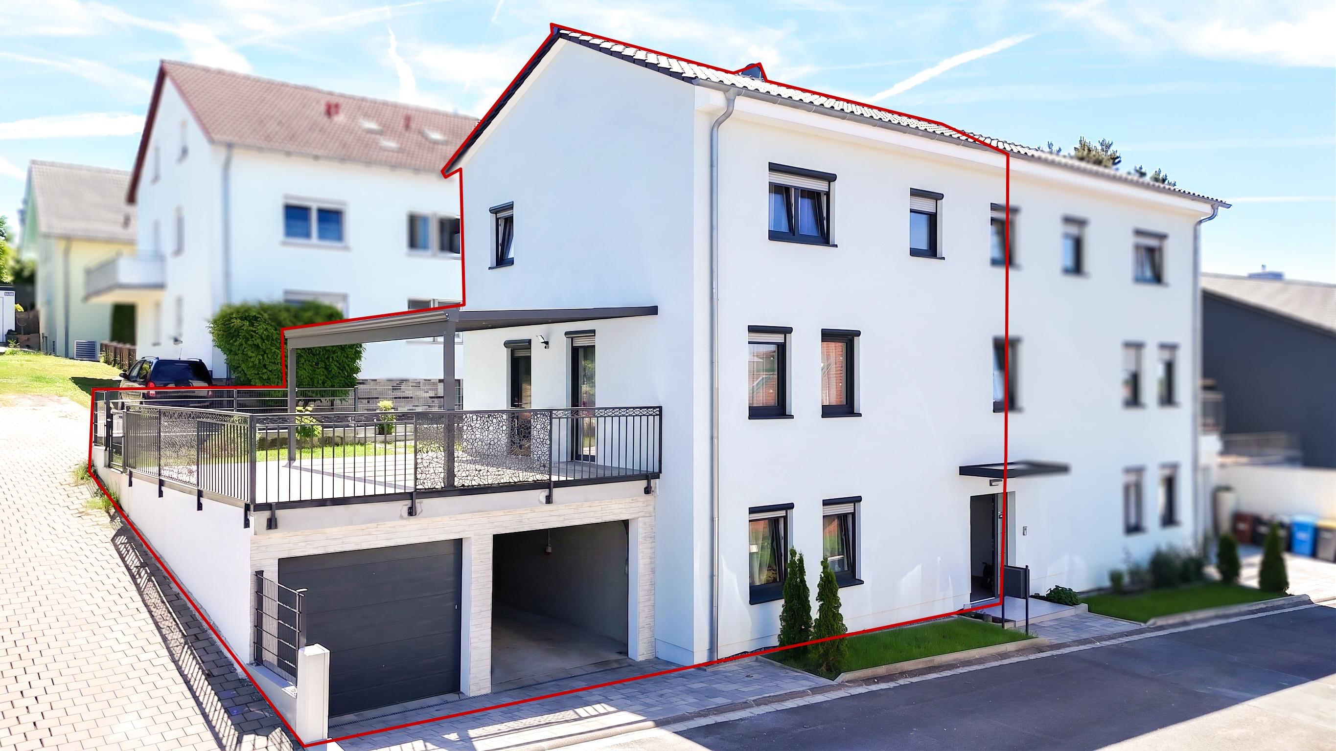 Neuwertiges Wohnensemble mit Einliegerwohnung, großer Sonnenterrasse und Doppelgarage