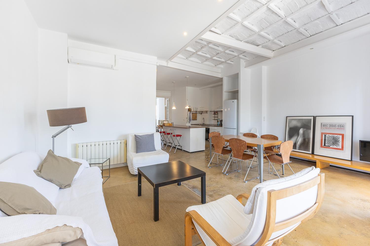 Sunny apartment in "Las Arenas" beach