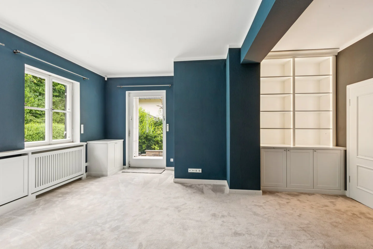 Eindrucksvolle Unternehmervilla mit Südgarten, Pool und großzügiger Dachterrasse - Foto 3