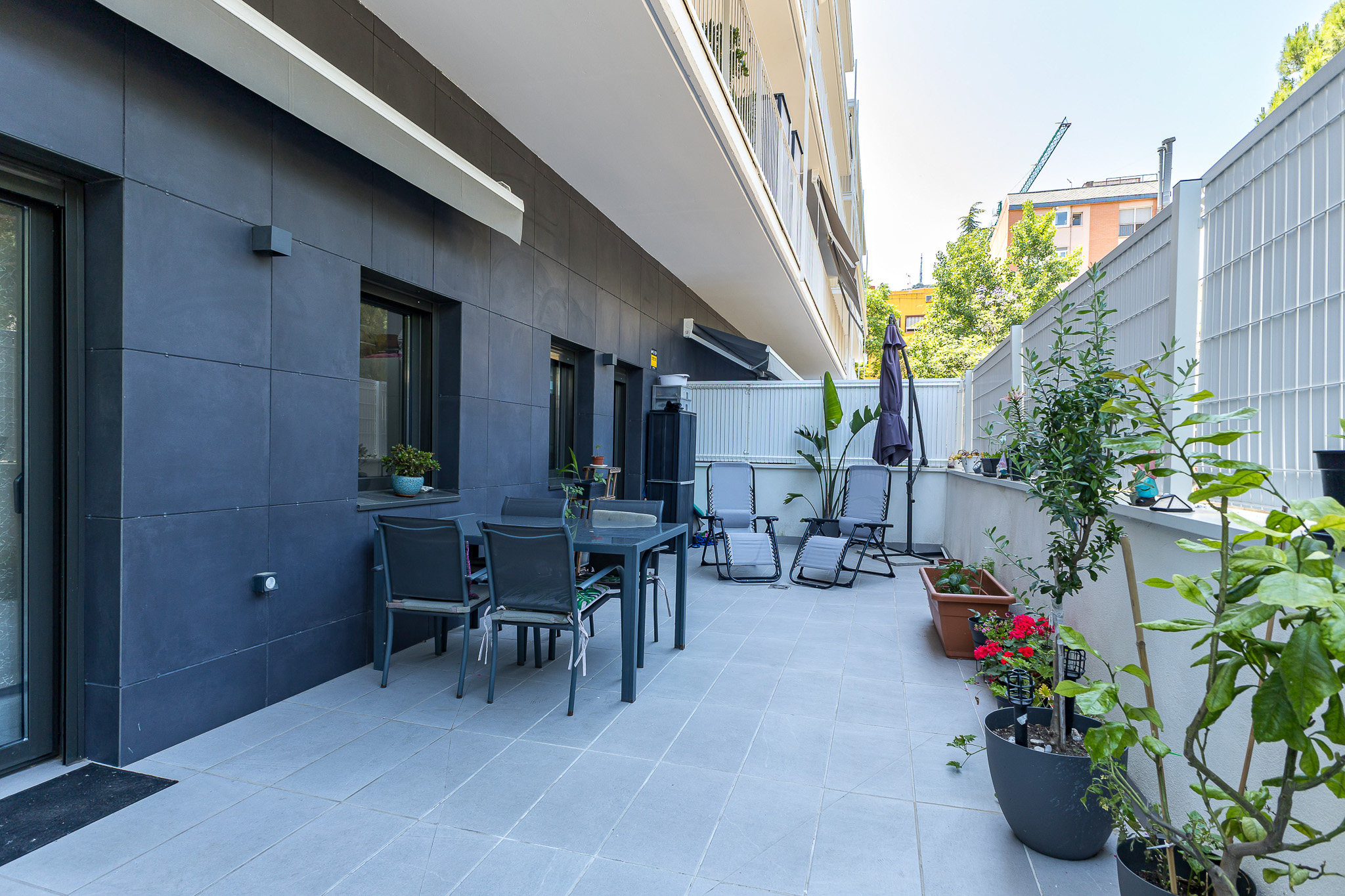 El hogar perfecto para ver crecer a tu familia: Bajos de obra nueva con terraza y piscina