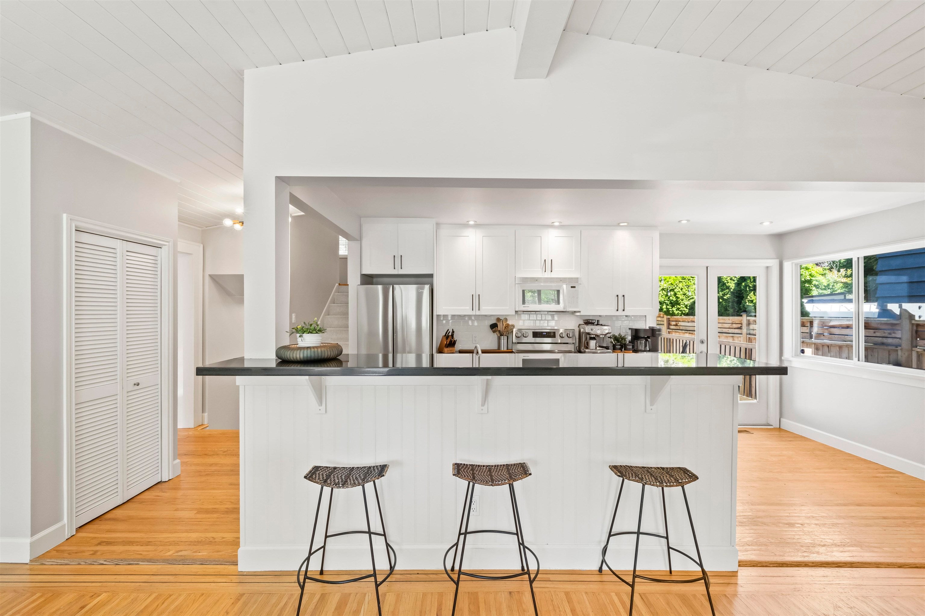 Where Seaside Charm Meets Modern Comfort
