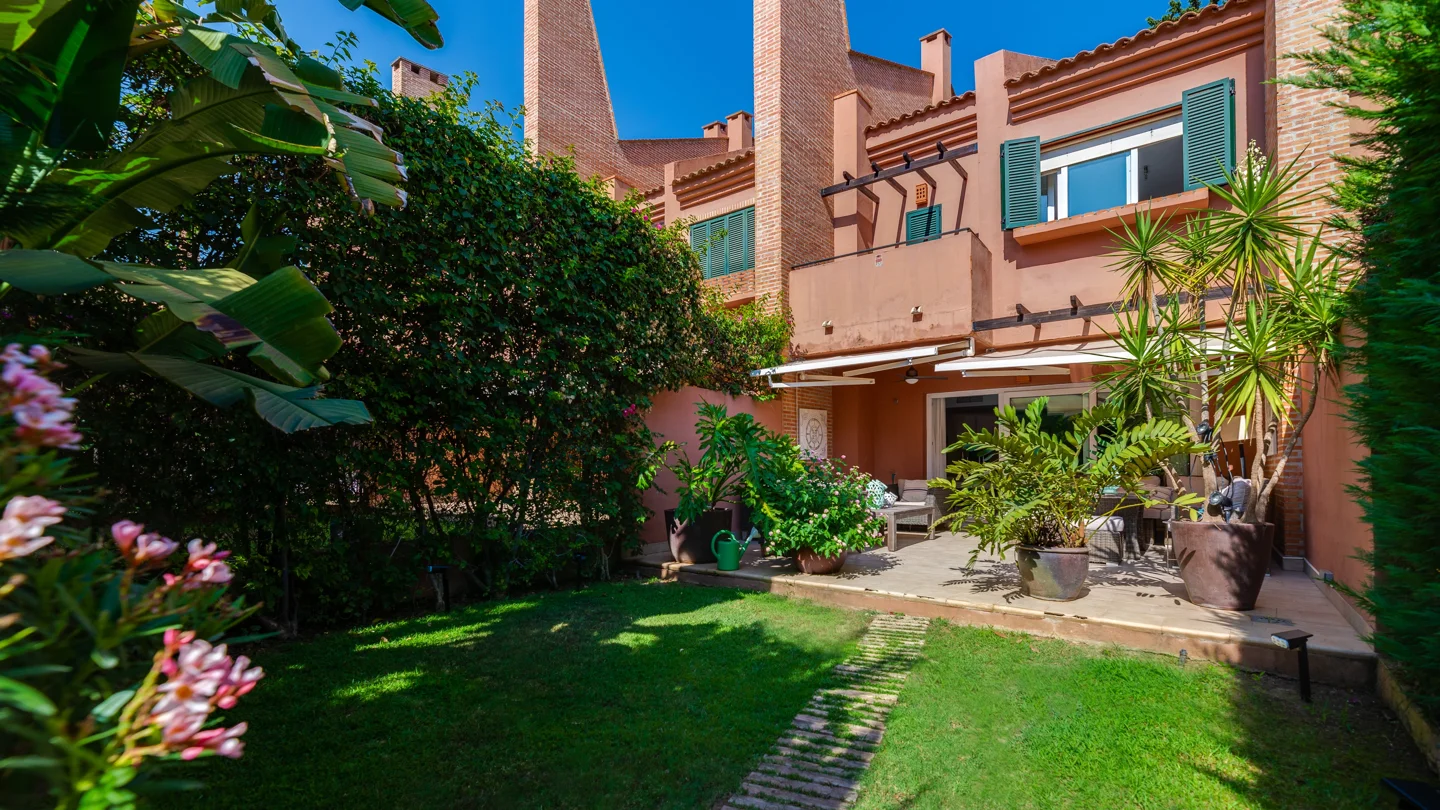 Spacious townhouse a few metres from the beach in Reserva de Los Monteros