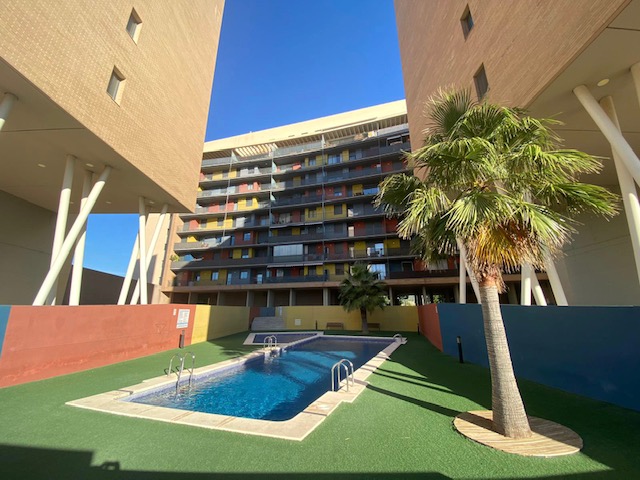 Bright and semi new apartment in "Sagunto"