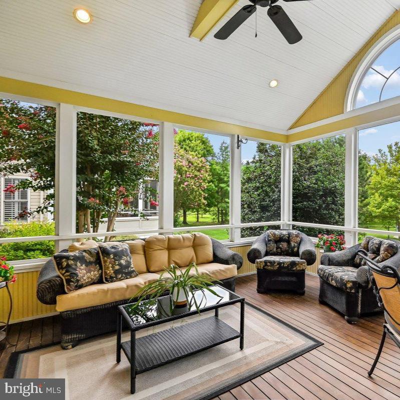 Beautifully Maintained FourWinds Home