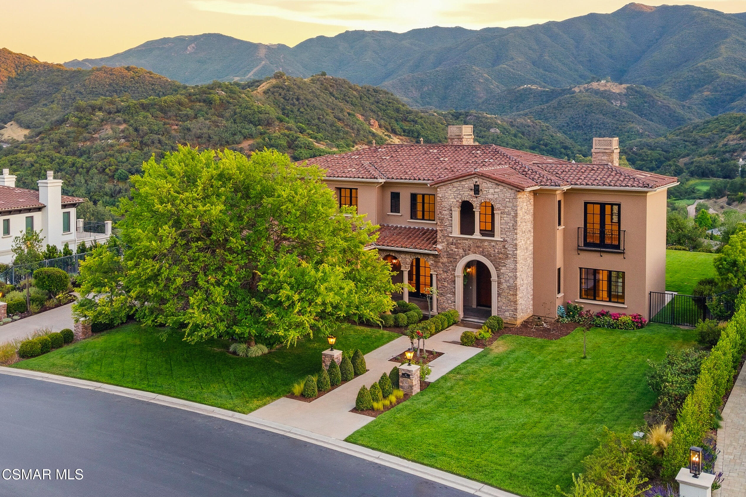 Luxury Tuscan Retreat in Sherwood