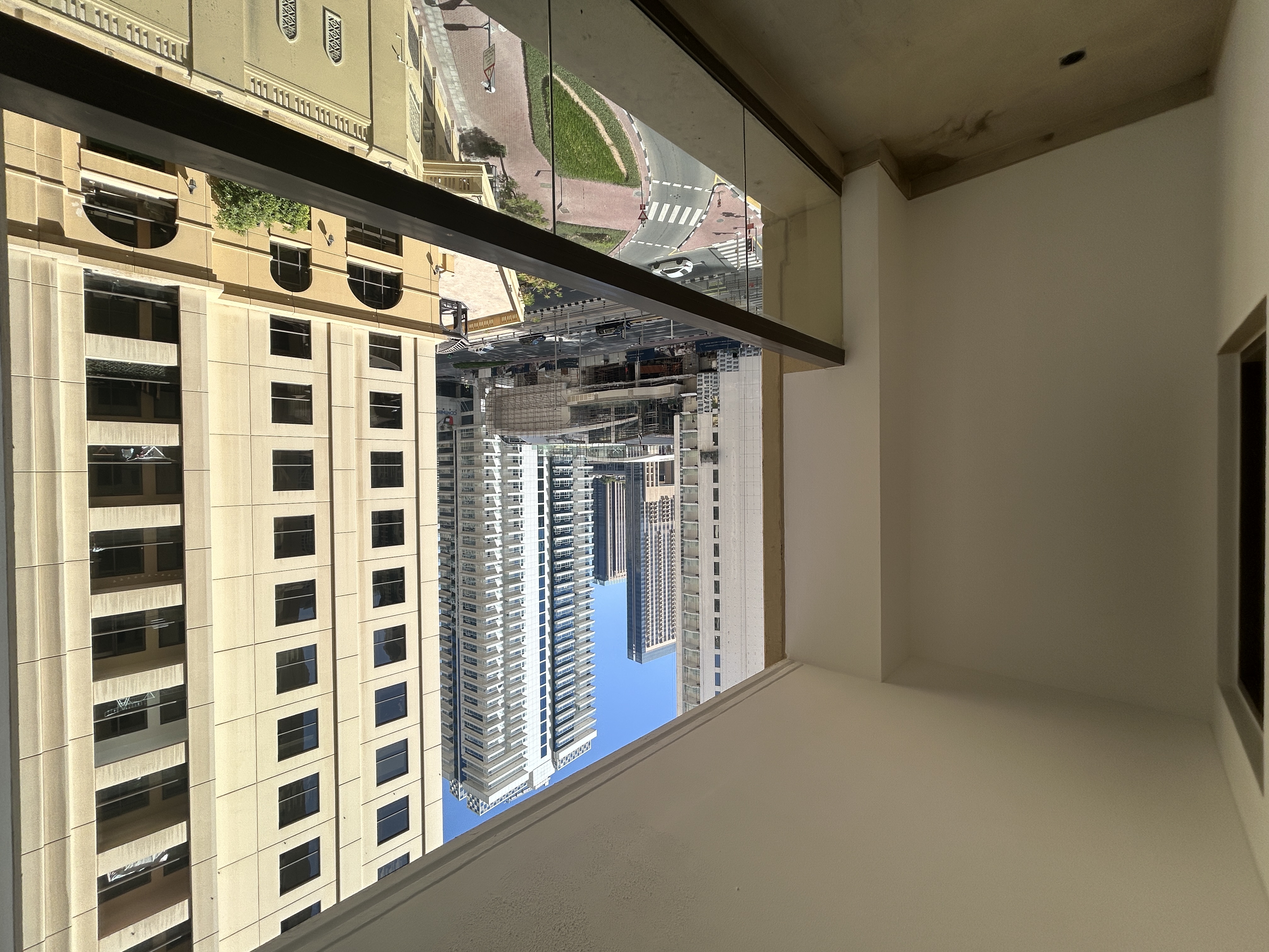 Vacant | Low Floor | Upgraded