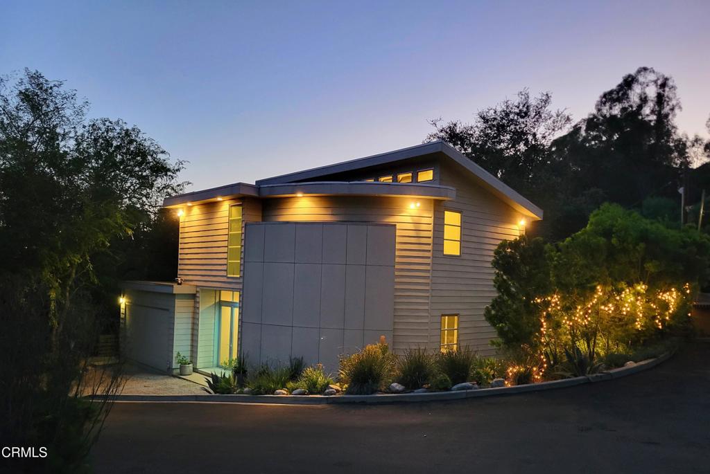 Captivating Property Blends Art Deco and Modern Industrial