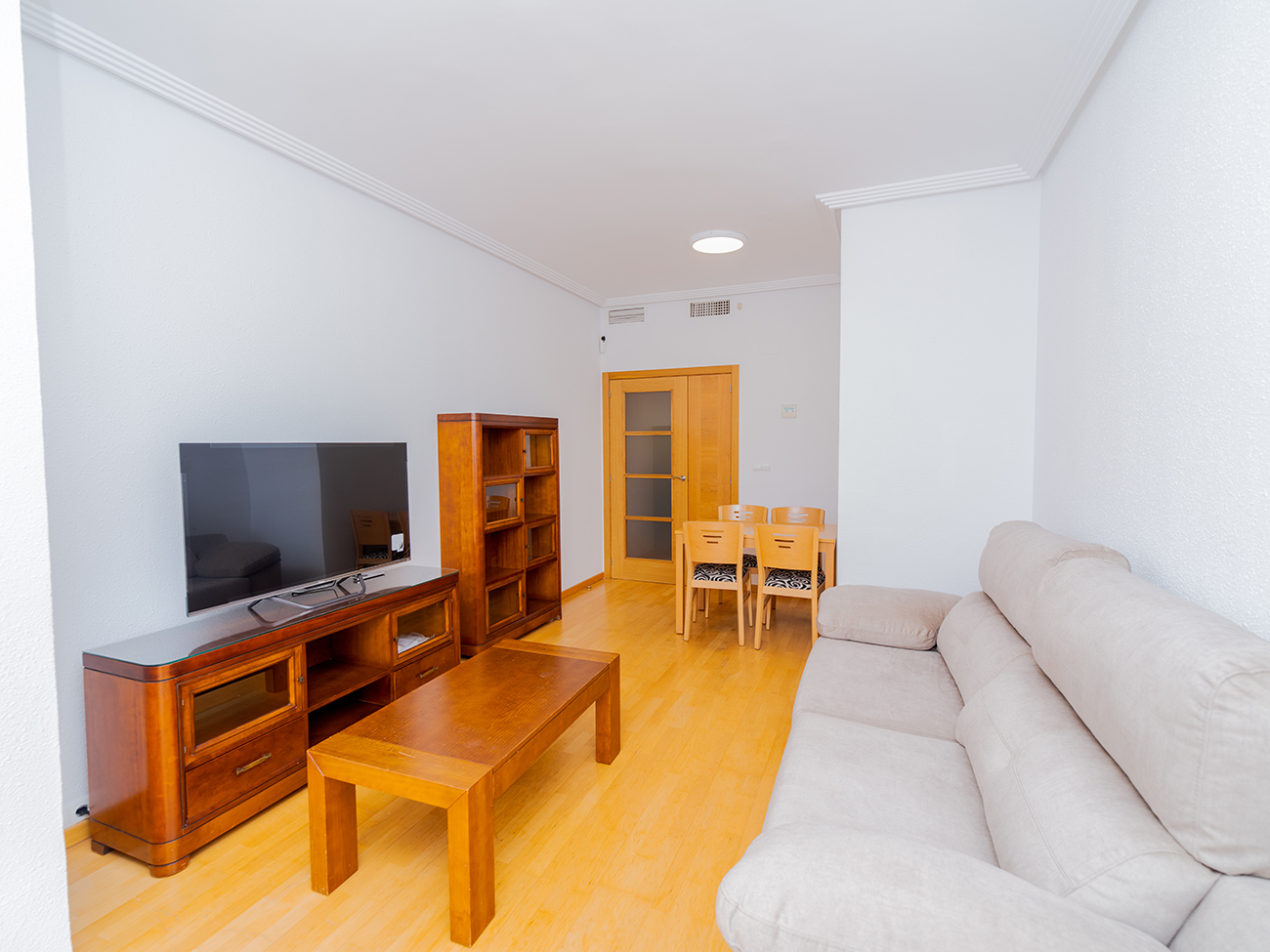 Modern Elegance Surrounded by Amenities