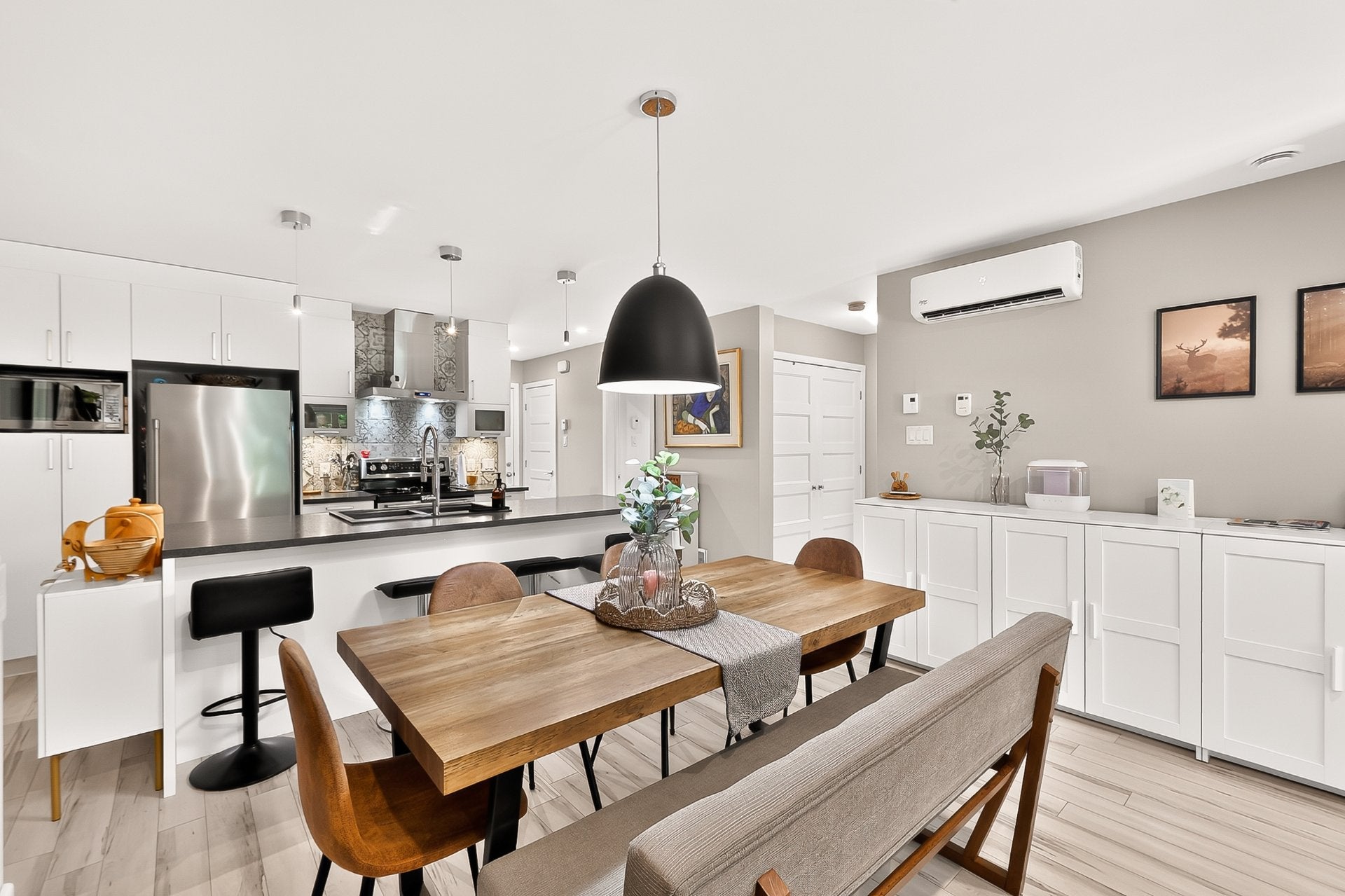 Impeccable second-floor condo with spacious terrace