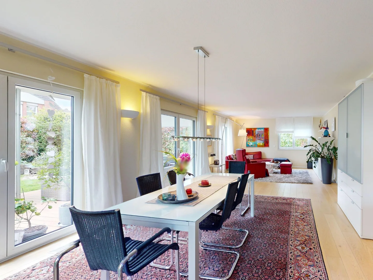 Anschauen und Einziehen - Moderne Villa in Lechenich