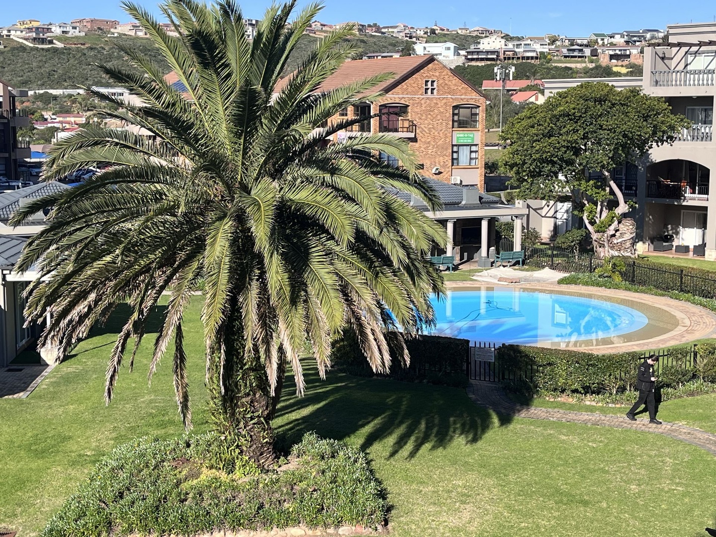 Modern Two Bedroom Close to Beach